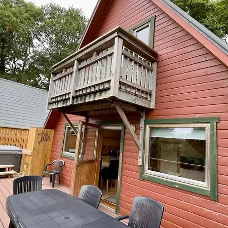 Spacious Primrose Lodge For 6 With Hot Tub At A Spa Resort Chudleigh Exterior photo