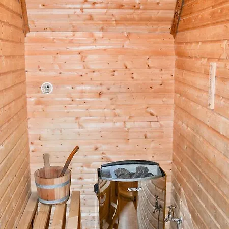Spacious Primrose Lodge For 6 With Hot Tub At A Spa Resort Chudleigh Exterior photo