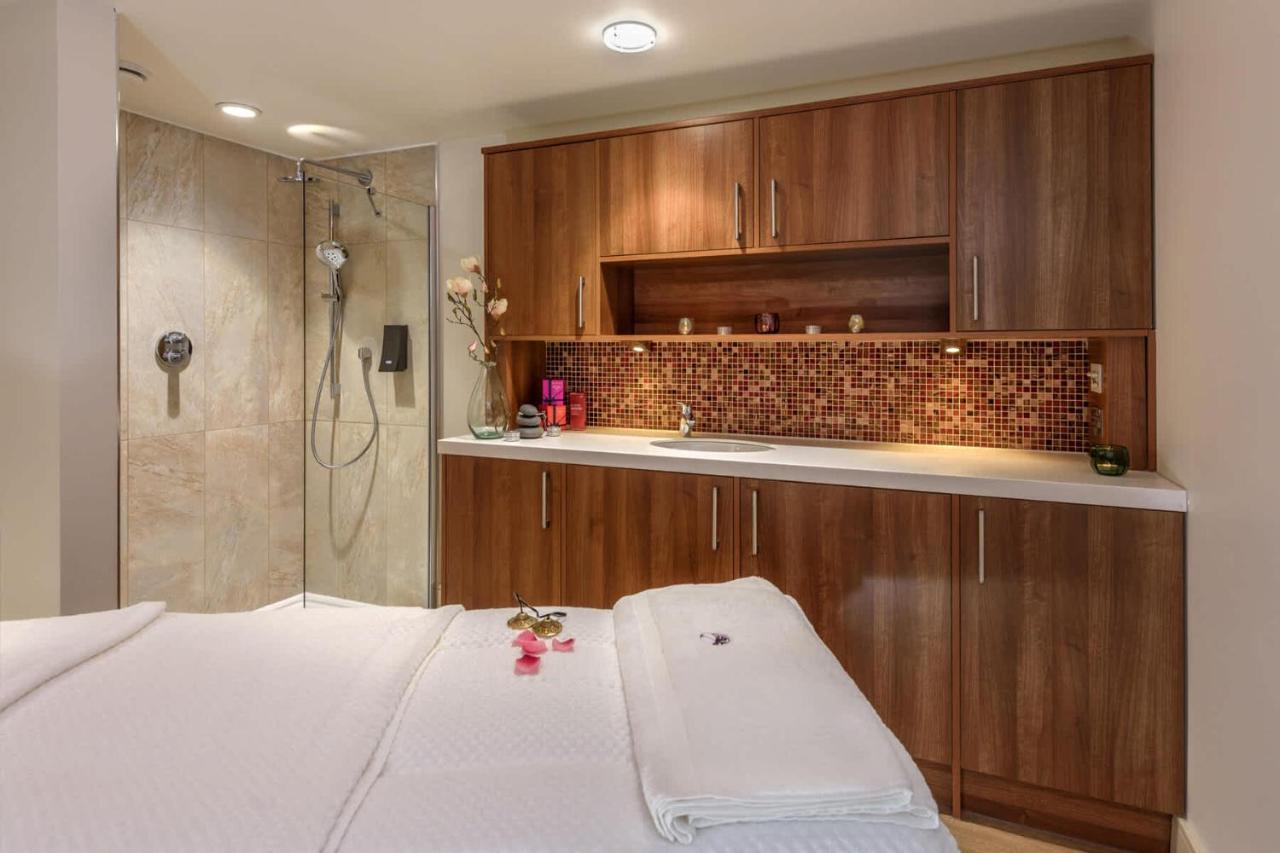 Ferienhaus Spacious Primrose For 6 With Hot Tub At A