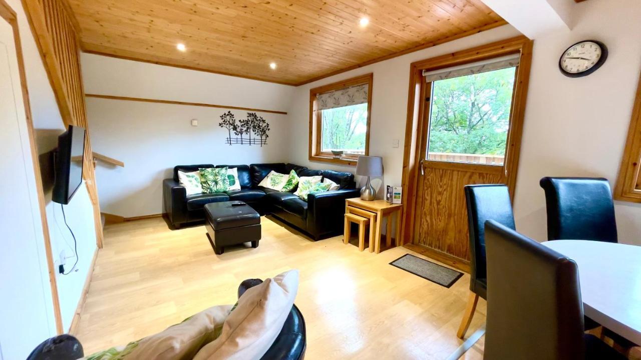 Spacious Primrose For 6 With Hot Tub At A * Chudleigh