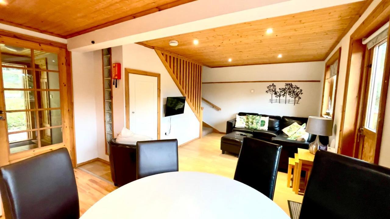 Spacious Primrose For 6 With Hot Tub At A Ferienhaus *