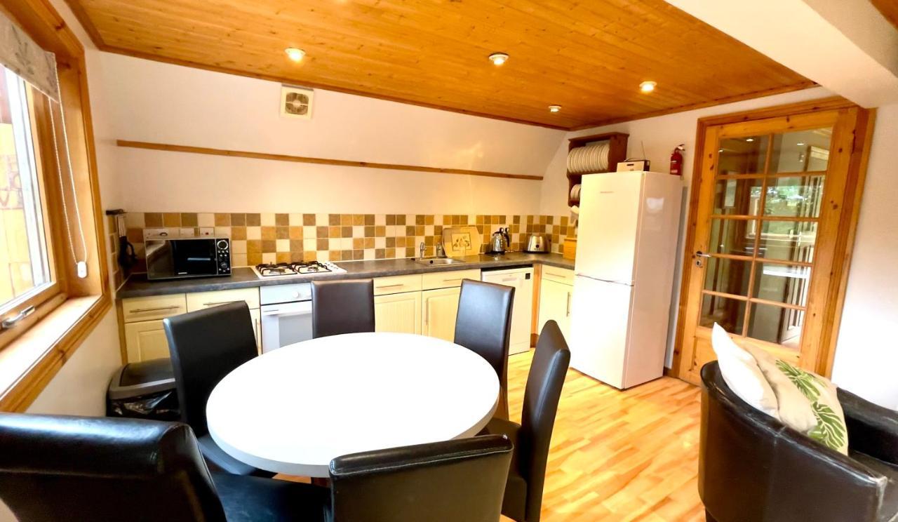 Spacious Primrose For 6 With Hot Tub At A Ferienhaus Chudleigh
